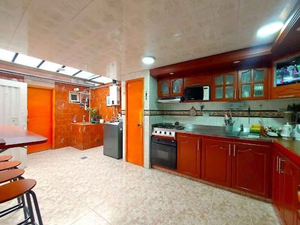 Casa de 3 alcobas en venta en El Rincón De Modelia, Bogotá, 270 m² · foto 3 de 20