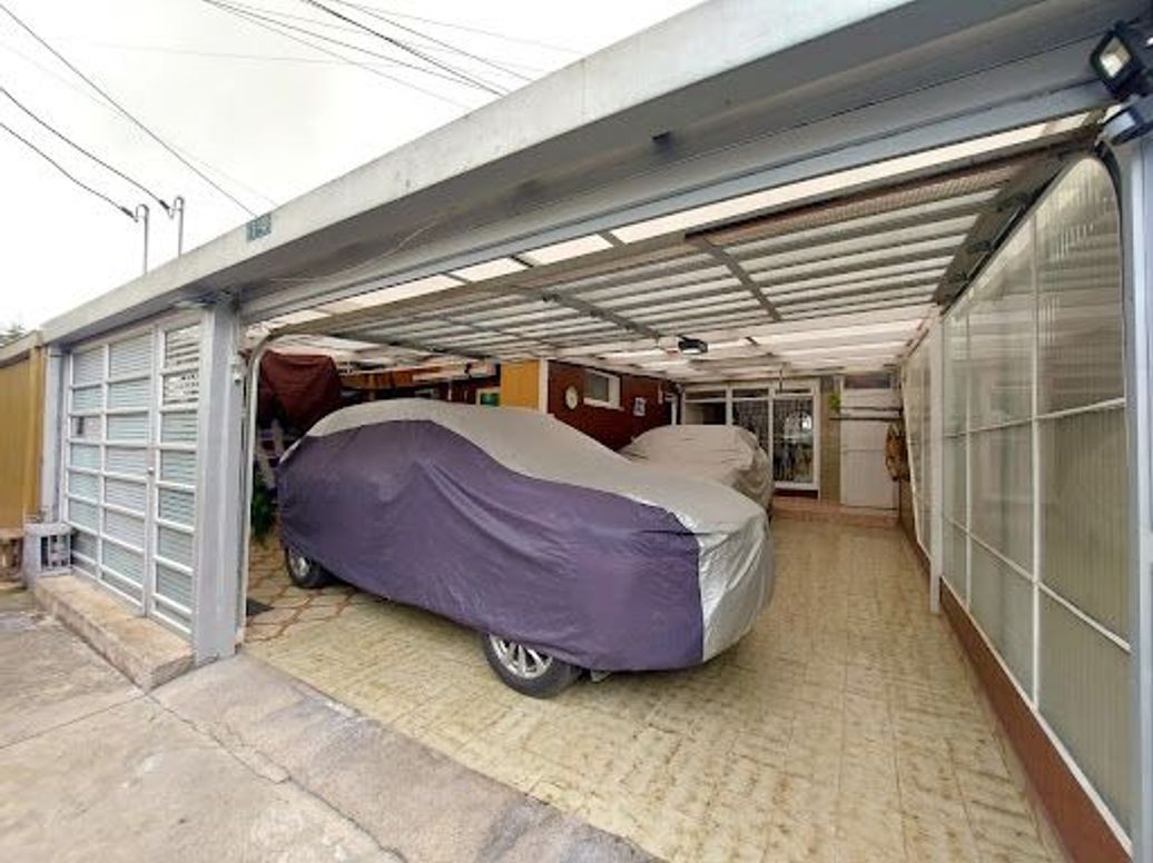 Casa de 3 alcobas en venta en El Rincón De Modelia, Bogotá, 270 m² · foto 2 de 20