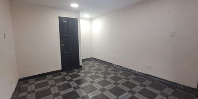 Buscas casa comercial en pereira?Tenemos esta casa disponible en arriendo amplia casa comercial de 320 metros cuadrados, ideal para proyectos educativos o de alojamiento. Ubicada en una zona estrategica de alta circulacion peatonal y vehicular via armenia a unos cuantos kilometros del terminal de tranporte de pereira,esta propiedad ofrece una gran versatilidad de uso, adicional cuenta con 12 habitaciones independientes y un local comercial lo que facilita el aprovechamiento de todos los espacios de la casa.No esperes mas comunicate con nosotros.