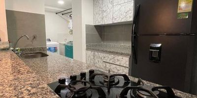 ¡Vendo apartamento de 54 m2 en Calasanz parte alta! Este apartamento tiene todo lo que necesitas para sentirte en casa. Sus 3 amplias alcobas con closet te darán la privacidad que buscas, mientras que la sala-comedor y la cocina integral perfectamente integradas te permitirán disfrutar de momentos en familia o con amigos. Pero lo mejor está afuera. Desde tu apartamento podrás relajarte en la piscina o hacer ejercicio en el gimnasio, todo esto en la tranquilidad de una unidad cerrada con portero las 24 horas. Además, tu mascota podrá correr libre en la zona verde. Ubicado en el piso 13.Contarás con parqueadero propio para visitantes y ascensor para llegar cómodamente a tu hogar. Lo mejor es que estás a minutos de los mejores centros comerciales, restaurantes y cafés de la zona. Ven a conocer este oasis urbano que te permitirá vivir a todo lujo en la vibrante ciudad de Medellín. ¡No dejes pasar esta oportunidad!