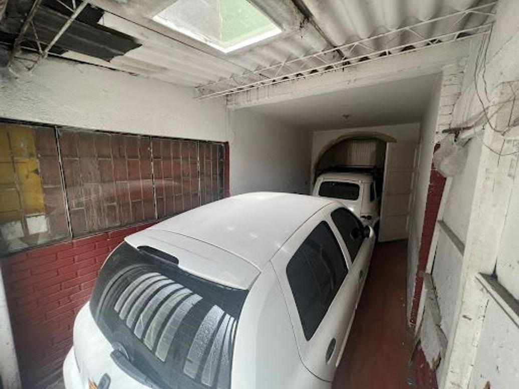 Casa de 7 alcobas en venta en La Estradita, Bogotá, 300 m² · foto 6 de 20