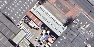 ¡Se Vende Bodega + Local Comercial en Gorgonzola!

Excelente oportunidad para inversionistas y empresarios que buscan un inmueble amplio, versátil y estratégicamente ubicado. Ideal para operaciones industriales, comerciales o logísticas.

Características Generales:


 
 Área total del inmueble: 1.467 m²
 


Distribución de áreas:


 
 Local comercial: 167 m² – Ideal para punto de venta, oficinas o atención al cliente
 
 
 Bodega: 251 m² – Espacio funcional para almacenamiento o producción
 
 
 Patio: 775 m² – Zona abierta útil para maniobras, almacenamiento exterior o expansión
 
 
 Parqueadero: 274 m² – Espacio amplio para vehículos o zona de carga y descarga
 


Ventajas destacadas:


 
 Uso mixto comercial e industrial
 
 
 Accesos cómodos y funcionales
 
 
 Excelente potencial para adaptar según el tipo de negocio
 


¡Una propiedad con múltiples posibilidades de uso en una zona con alto desarrollo!
Contáctanos para más información o para coordinar una visita.
