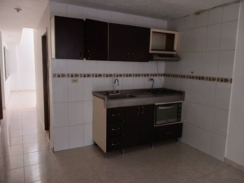 Casa de 9 alcobas en venta en Ciudad Montes, Bogotá, 300 m² · foto 5 de 20