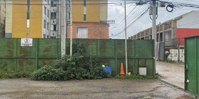 Villa Gladys Engativa,  Dos mil ciento ochenta y tres metros cuadrados. Excelente ubicación, estrato comercial, sector estratégico. Cuenta con doble matricula inmobiliaria. Informes David Ortiz.