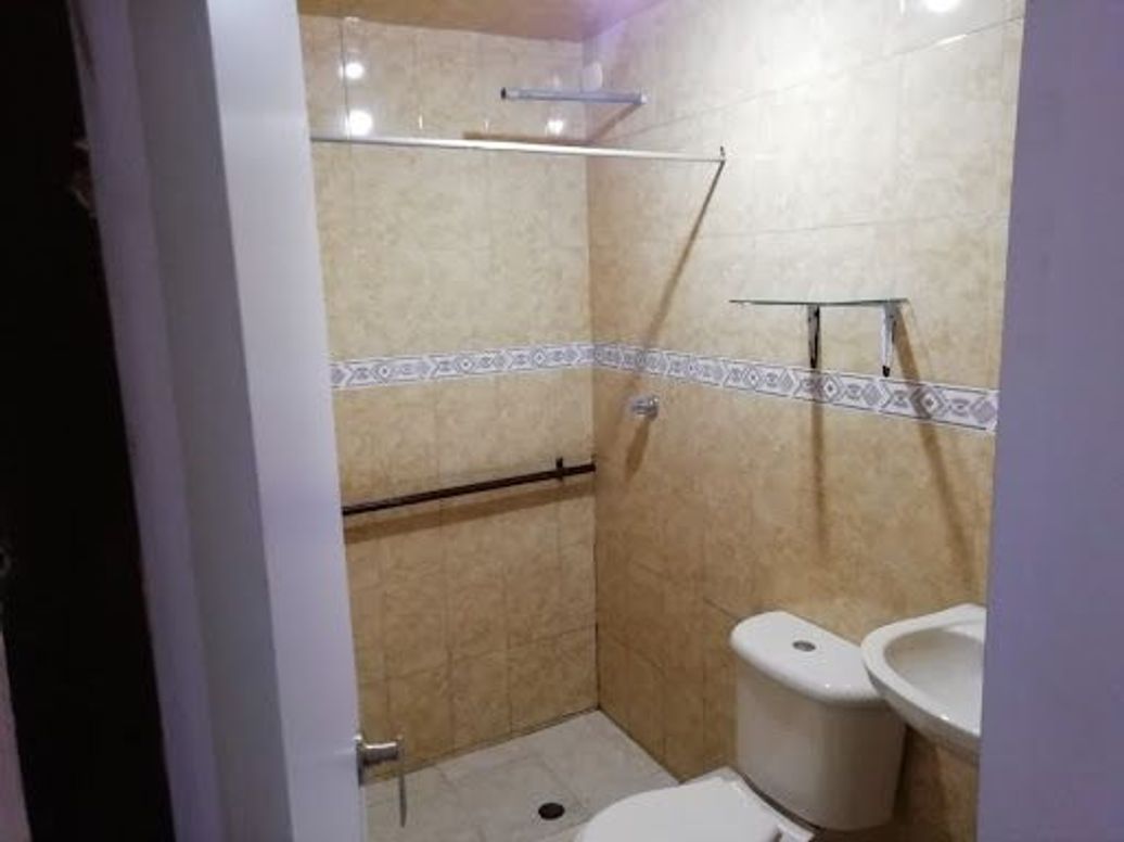 Casa de 8 alcobas en venta en Nuevo Corinto El Rincón, Bogotá, 240 m² · foto 8 de 20