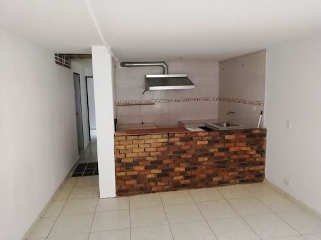Casa de 8 alcobas en venta en Nuevo Corinto El Rincón, Bogotá, 240 m² · foto 2 de 20