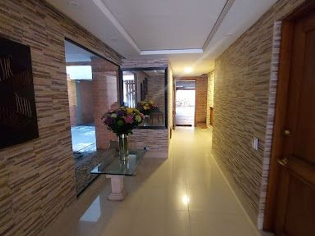 Apartamento de 3 alcobas en venta en Rincon Del Chicó, Bogotá, 112 m² · foto 2 de 20