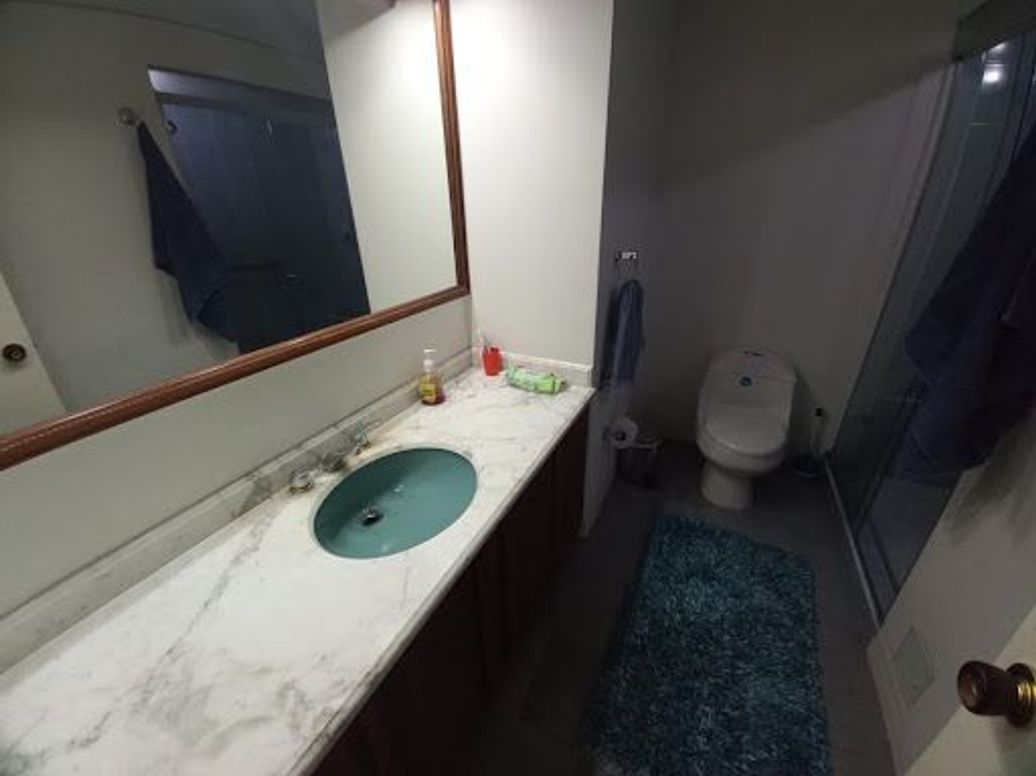 Apartamento de 3 alcobas en venta en Los Rosales, Bogotá, 188 m² · foto 17 de 20