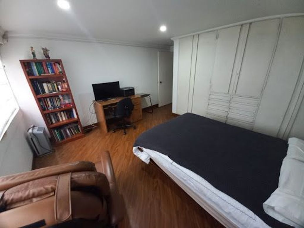 Apartamento de 3 alcobas en venta en Los Rosales, Bogotá, 188 m² · foto 14 de 20