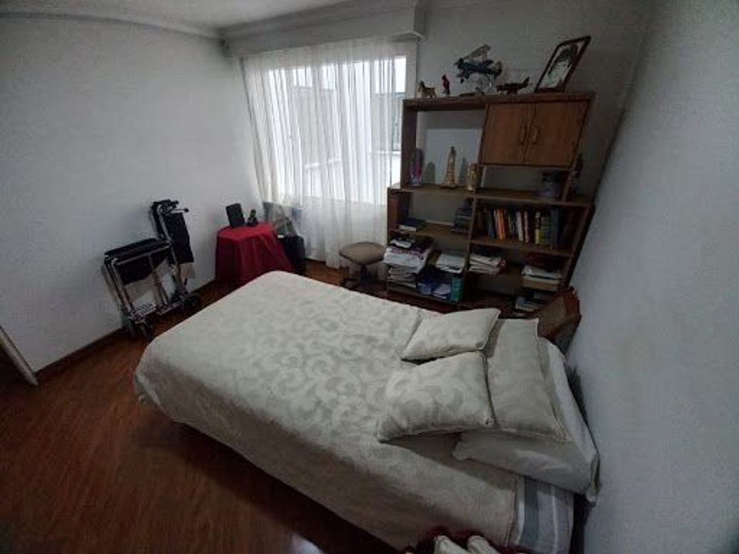 Apartamento de 3 alcobas en venta en Los Rosales, Bogotá, 188 m² · foto 15 de 20