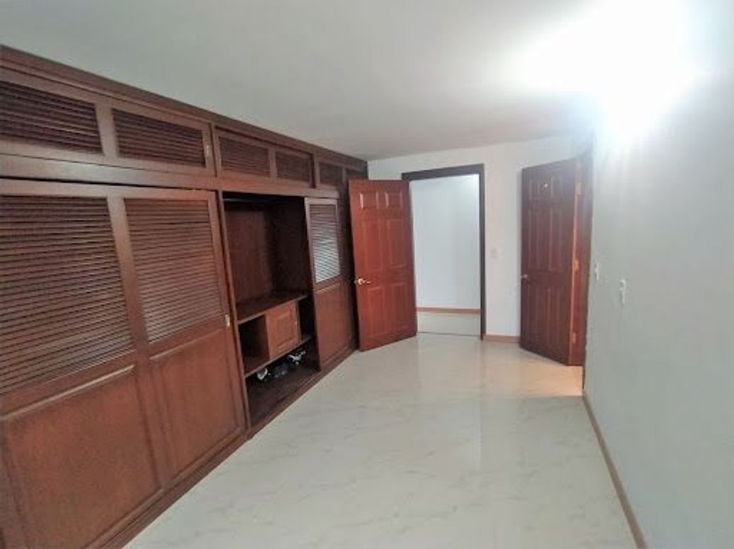 Apartamento de 4 alcobas en venta en El Contador, Bogotá, 138 m² · foto 6 de 20