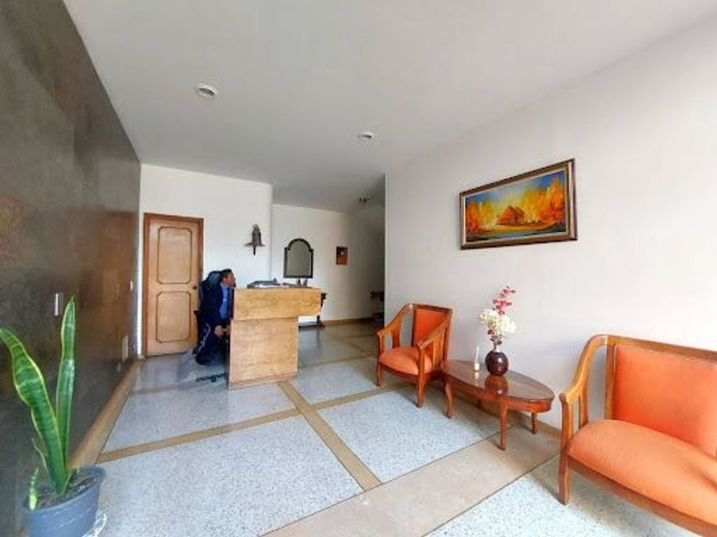 Apartamento de 2 alcobas en venta en Santa Paula, Bogotá, 126 m² · foto 2 de 20