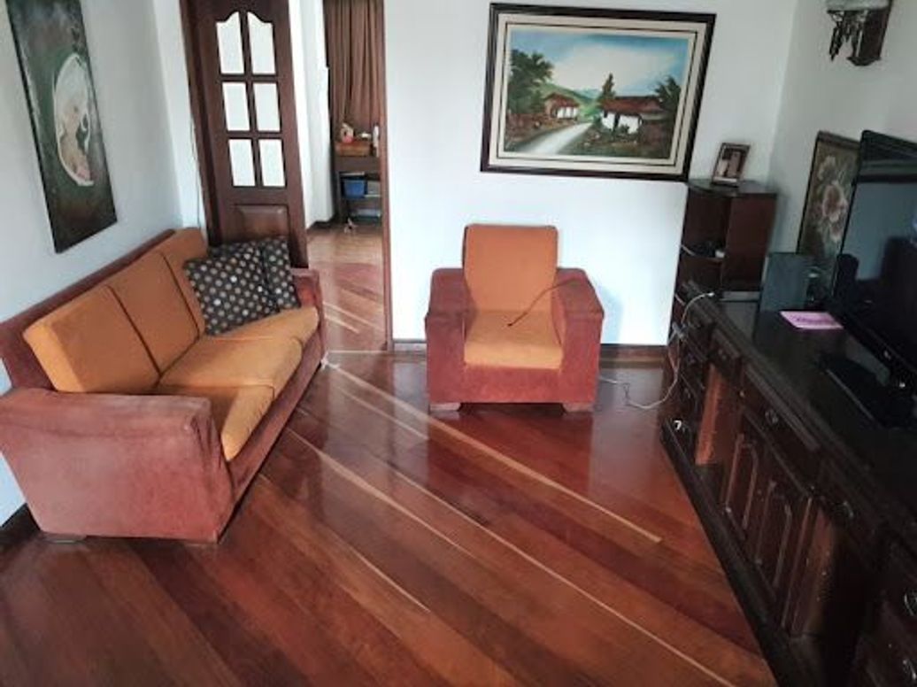 Casa de 5 alcobas en venta en Ilarco, Bogotá, 380 m² · foto 16 de 20