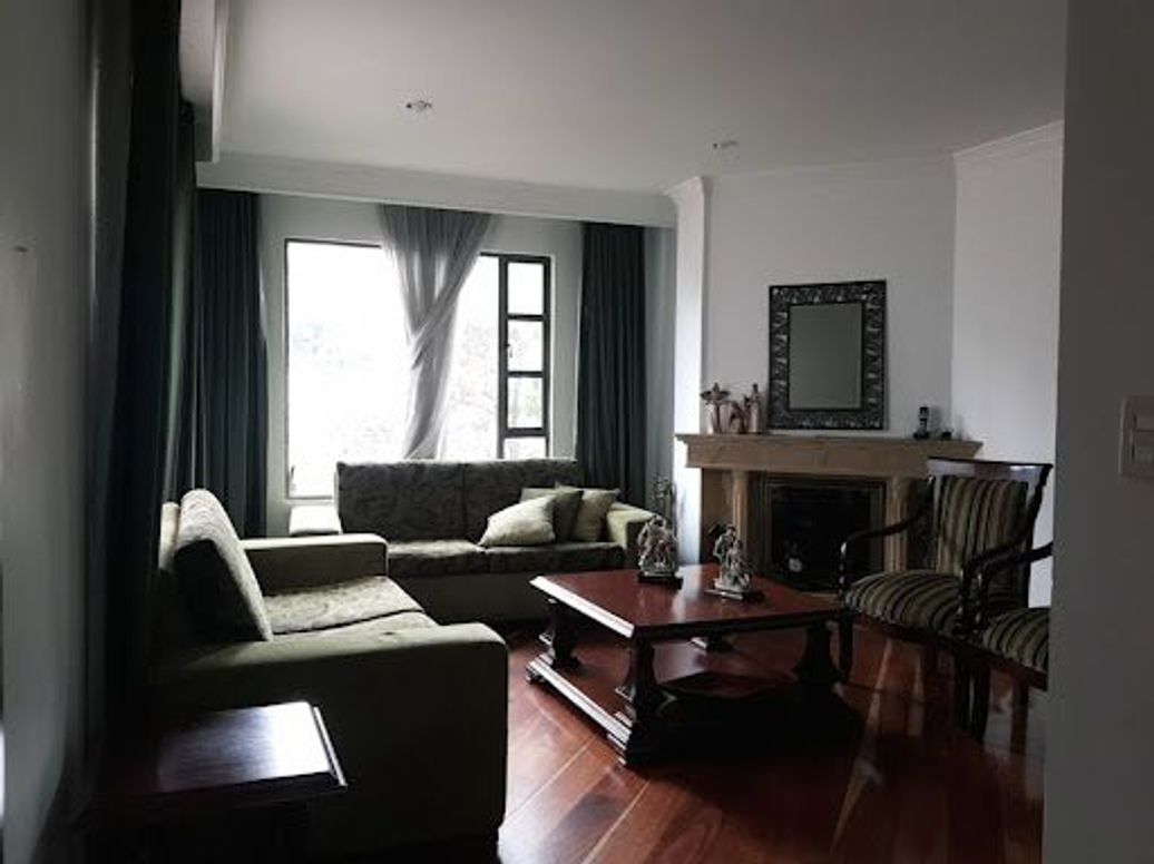 Casa de 5 alcobas en venta en Ilarco, Bogotá, 380 m² · foto 3 de 20