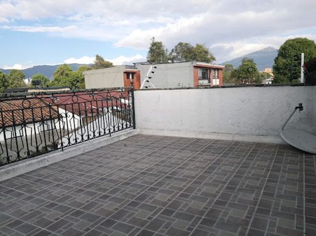 Casa de 5 alcobas en venta en Ilarco, Bogotá, 380 m² · foto 19 de 20