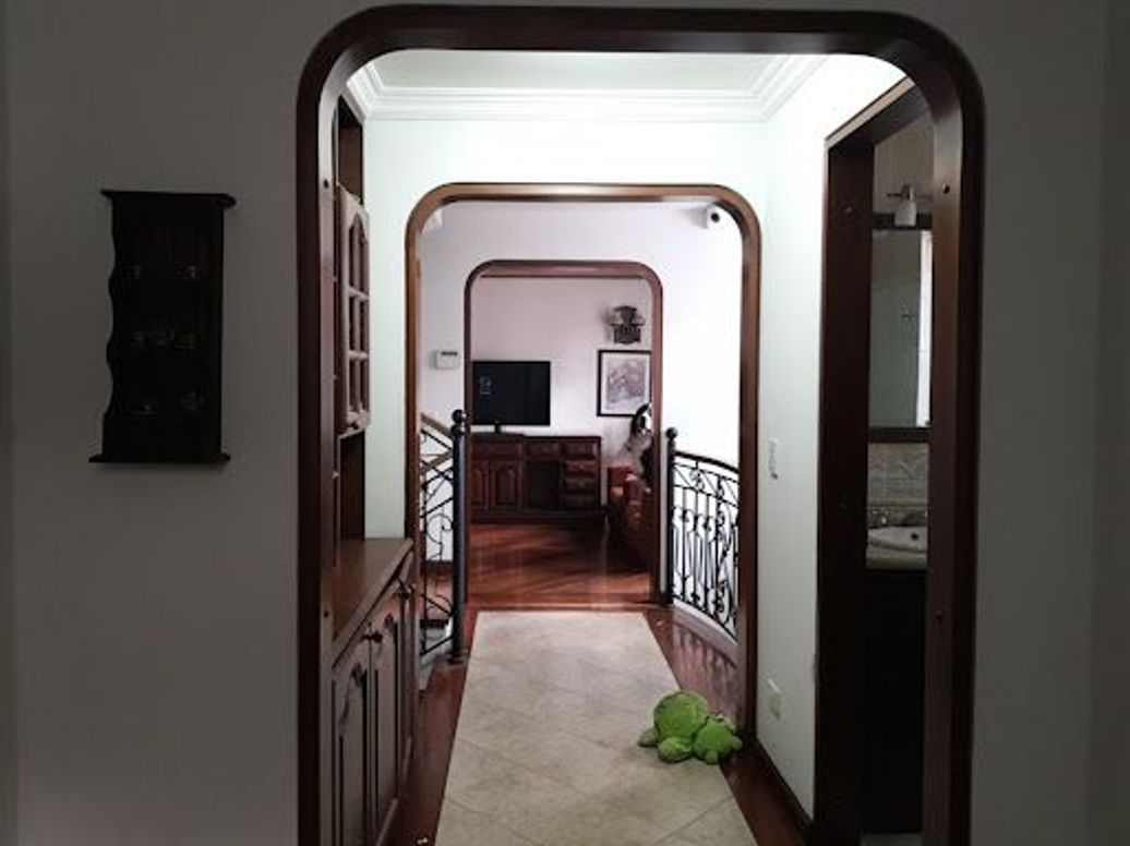 Casa de 5 alcobas en venta en Ilarco, Bogotá, 380 m² · foto 14 de 20