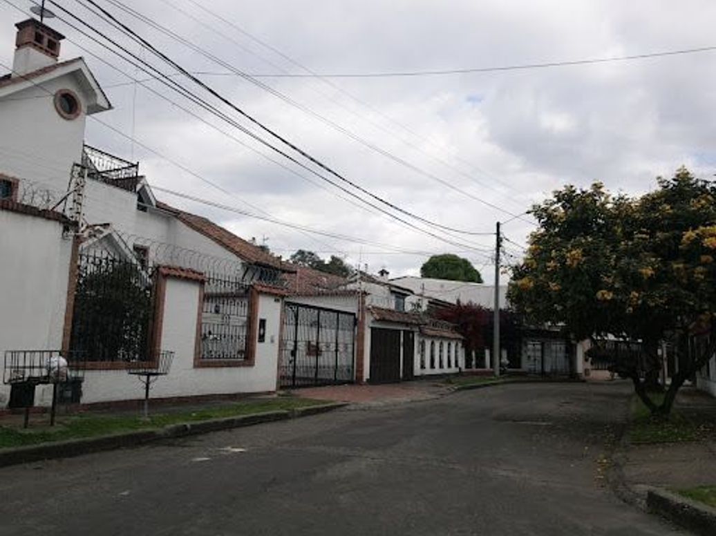 Casa de 5 alcobas en venta en Ilarco, Bogotá, 380 m² · foto 2 de 20