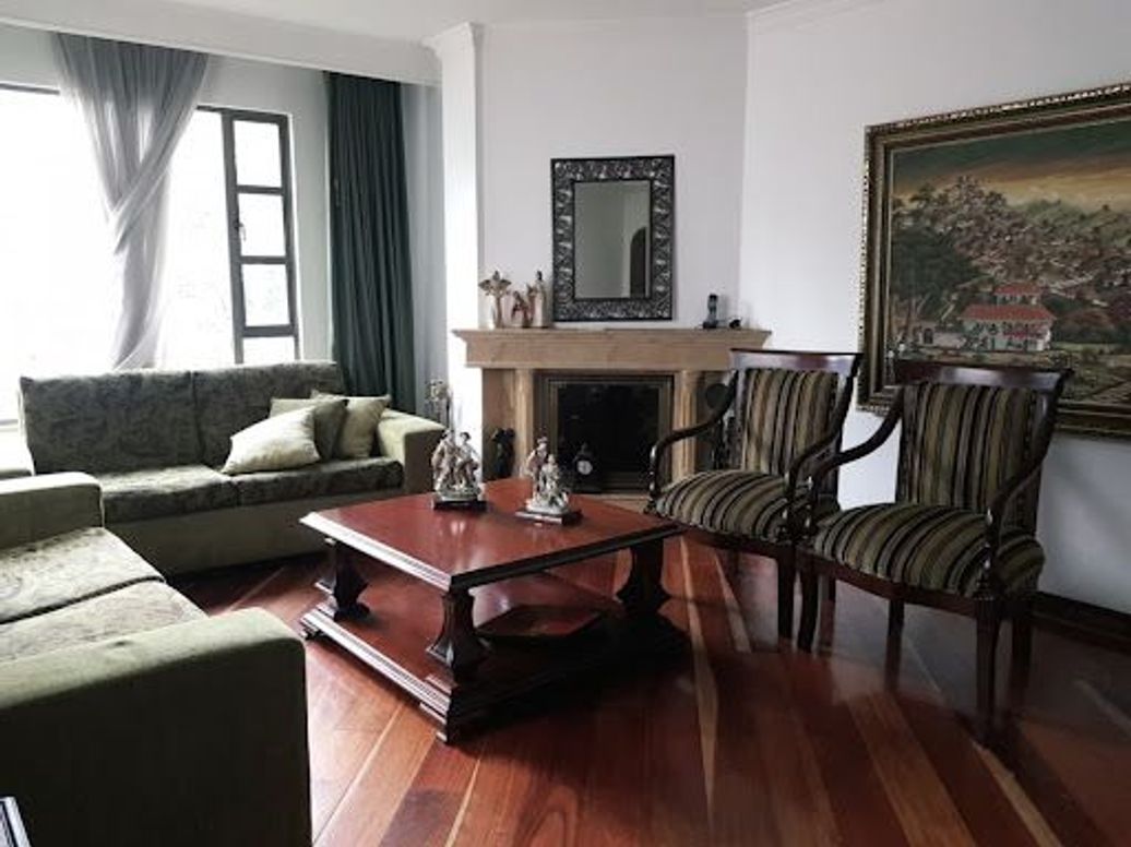 Casa de 5 alcobas en venta en Ilarco, Bogotá, 380 m² · foto 5 de 20