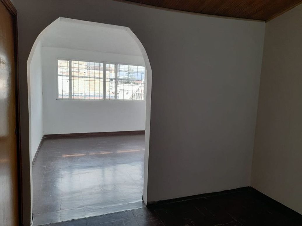 Casa de 4 alcobas en venta en Alcázares Norte, Bogotá, 201 m² · foto 17 de 20