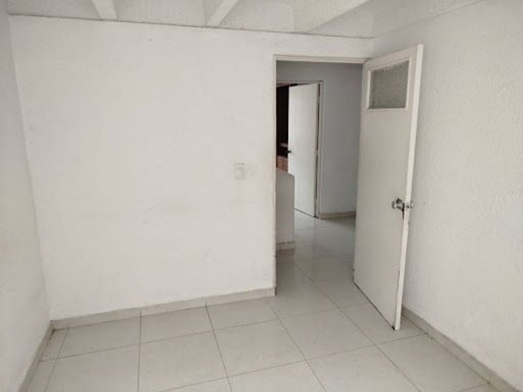 Casa de 4 alcobas en venta en Villas De Granada, Bogotá, 150 m² · foto 4 de 16