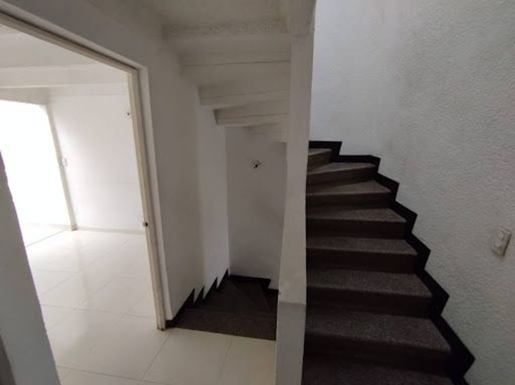 Casa de 4 alcobas en venta en Villas De Granada, Bogotá, 150 m² · foto 7 de 16