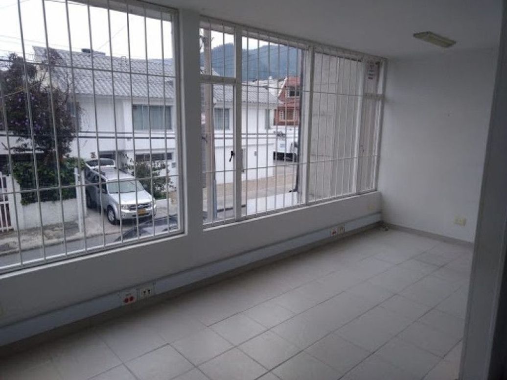 Casa de 13 alcobas en venta en Santa Ana Occidental, Bogotá, 524 m² · foto 9 de 20