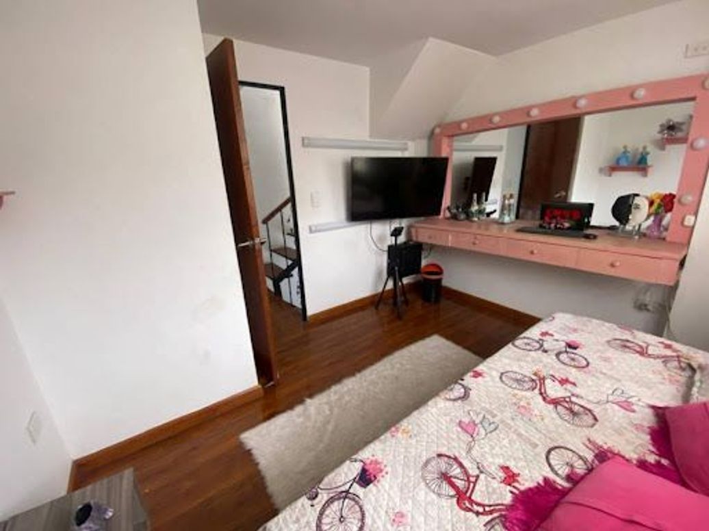 Casa de 7 alcobas en venta en Villas De Granada, Bogotá, 150 m² · foto 9 de 20