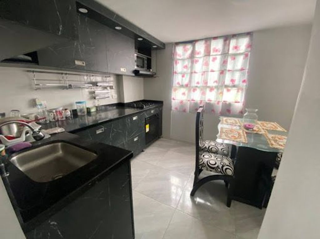 Casa de 7 alcobas en venta en Villas De Granada, Bogotá, 150 m² · foto 10 de 20