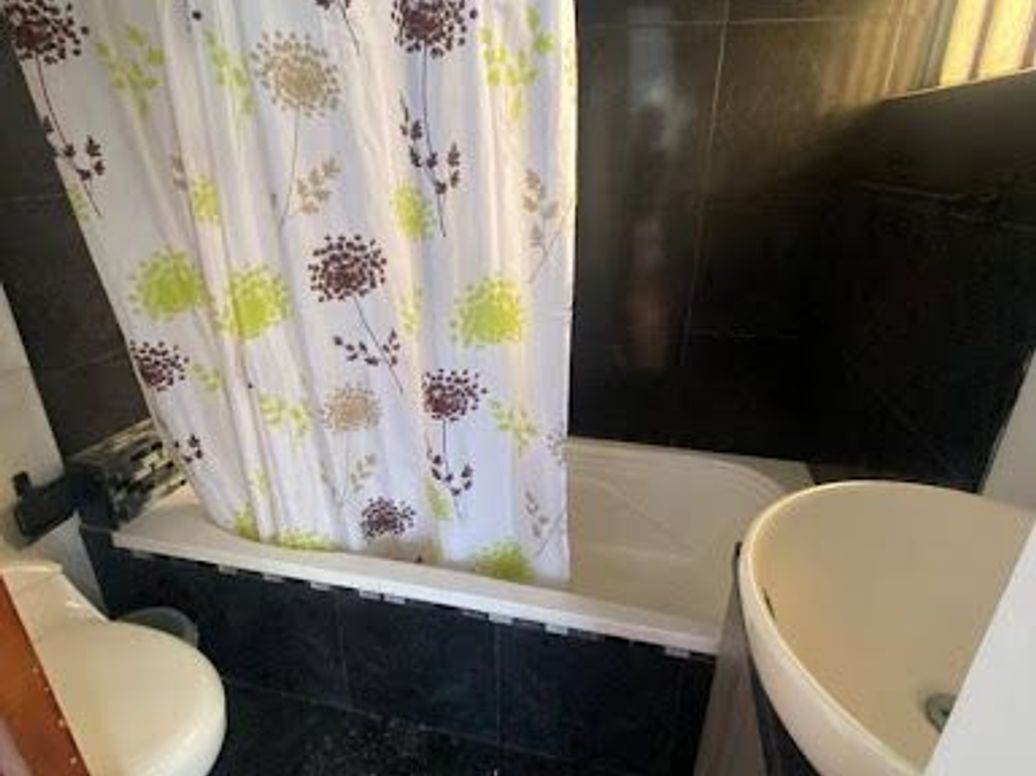 Casa de 7 alcobas en venta en Villas De Granada, Bogotá, 150 m² · foto 4 de 20