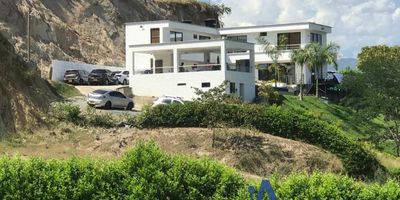 Arrienda Integridad, inmobiliaria experta en administración y arrendamientos de apartamentos, casas, locales, bodegas y oficinas, Medellín y toda el área Metropolitana.