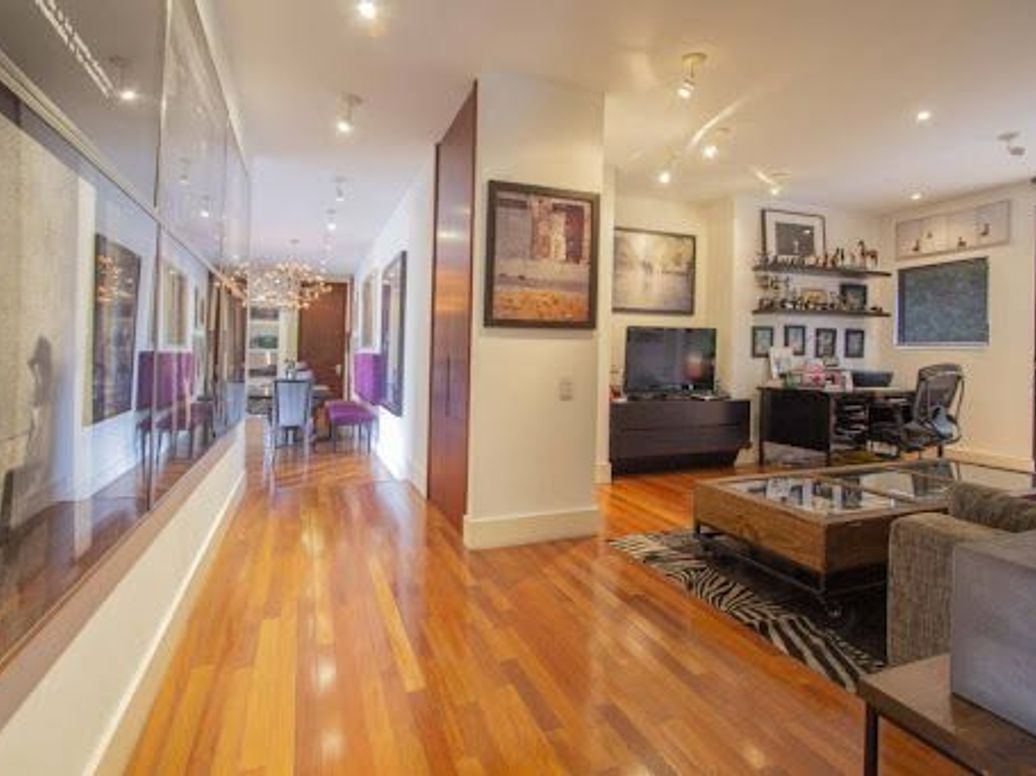 Apartamento de 3 alcobas en venta en Santa Barbara Alta, Bogotá, 217 m² · foto 11 de 20