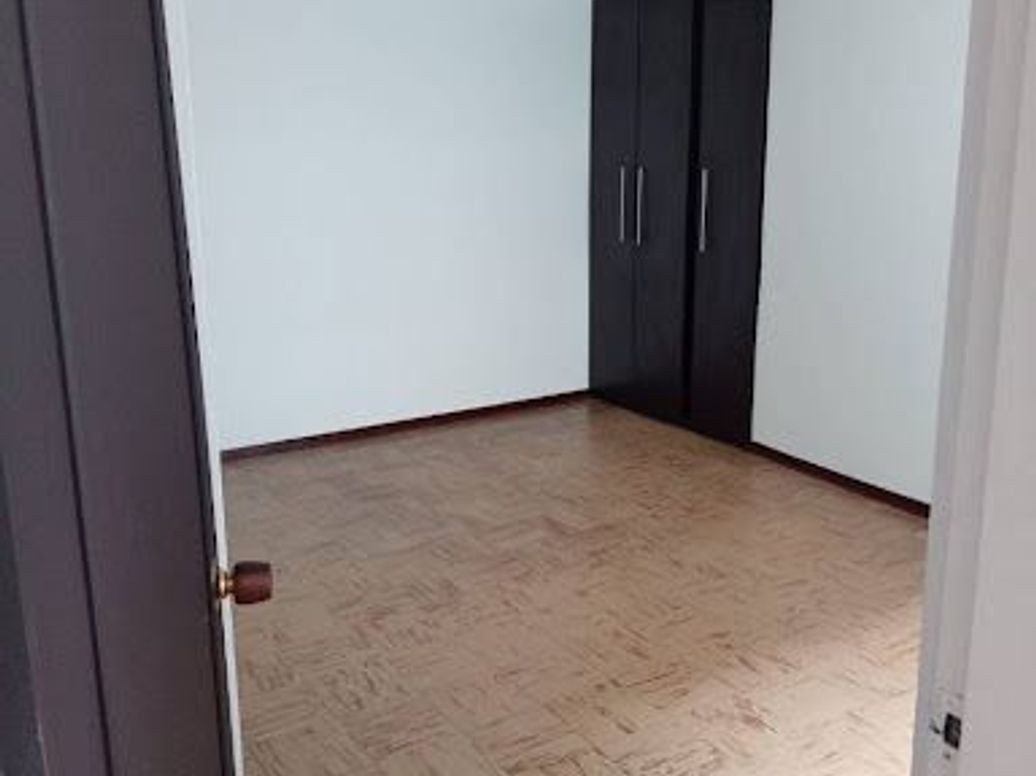 Casa de 13 alcobas en venta en La Granja, Bogotá, 518 m² · foto 16 de 20