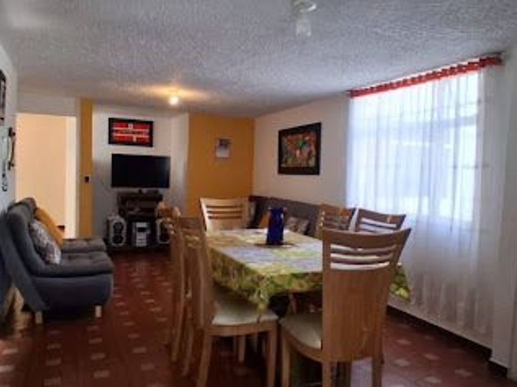 Casa de 13 alcobas en venta en La Granja, Bogotá, 518 m² · foto 3 de 20