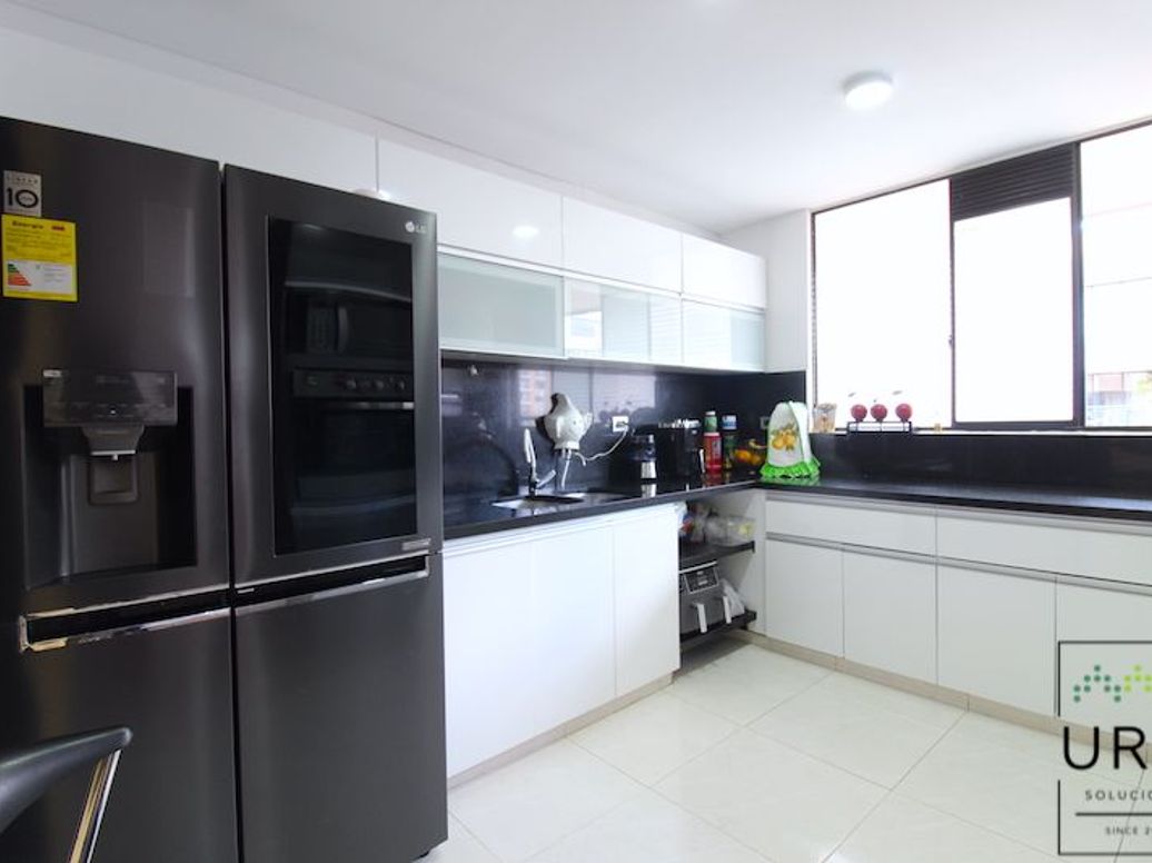 Apartamento de 3 alcobas en venta en Cjr Portus, Bogotá, 163 m² · foto 10 de 20