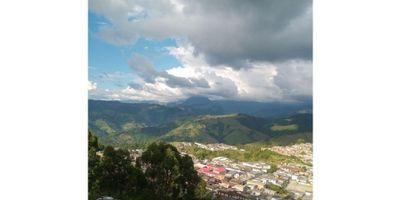 Se vende excelente lote en Neira. Consta de 432 metros, con espectacular vista y el terreno plano, perfecto para inversion. 
