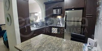 472-7096 Conaltura Inmobiliaria ¡Oportunidad de inversión en San Marcos, Envigado! Te ofrecemos un apartamento en venta en una de las zonas con mayor proyección, ideal para inversión gracias a su excelente ubicación y la posibilidad de rentar por Airbnb o rentas cortas. Excelente precio, zona de alta demanda, perfecto para generar ingresos. Ubicación estratégica cerca de la Avenida El Poblado, el Parque de Envigado y la famosa Calle de la Buena Mesa.¡Invierte donde todo crece! Agenda tu cita y asegura esta gran oportunidad.