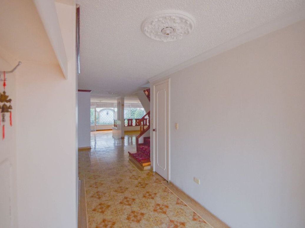 Casa de 3 alcobas en venta en El Contador, Bogotá, 317 m² · foto 2 de 20