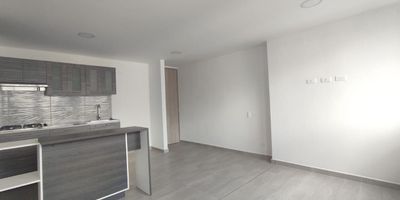 Descubre el equilibrio perfecto entre naturaleza y deporte en nuestro complejo residencial! Disfruta de un sendero ecologico y amplias zonas verdes, ideales para relajarte. Los ninos se divertiran en la zona de juegos infantiles, mientras tus mascotas tienen su propio espacio seguro. Mantente en forma con nuestra piscina, gimnasio y zona deportiva que incluye cancha de futbol y voley playa. Todo en un entorno seguro. Agenda tu visita hoy mismo!