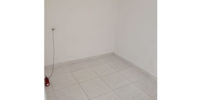 SE VENDE CASA EN MANRIQUE PISO 1
ESTRATO 3.

CUENTA CON:
- SALA COMEDOR
- 3 ALCOBAS CON PUERTAS
- 3 CLOSET
- 2 PATIOS
- 1 BAÑO CABINADO
- COCINA SENCILLA CON GABINETES
- RED DE GAS
- PISO EN CERAMICA.

CONTACTO: ARRENDAMIENTOS PANORAMA
TELEFONO: (604) 5166060. WHATSAPP: 3104700944
