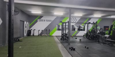 Local comercial en arriendo en Altamira, Barranquilla, Atlántico. Este espacioso local de 350 m² de área construida y privada, ubicado en Estrato 5, cuenta con dos baños y se sitúa en la CR 50. Representa un espacio ideal para su negocio en una zona de alta afluencia. Su canon de arriendo es de $18.000.000. Para más información o para coordinar una visita, puede contactarnos por WhatsApp, solicitar que lo contacten o ver los teléfonos disponibles.