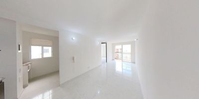 CODIGO: 7662FR863

Apartamento en Gratta, Ciudad Pacífica. Área: 54m², 2 hab, 2 baños, octavo piso, Estrato 3, antigüedad 4 años, valor de administración: $201.000. Sin parqueadero, con ascensor, cocina integral, pisos de cerámica. Sin depósito ni vista exterior, sin balcón. Conjunto cerrado con piscina, portería, zona de niños y zona verde.

