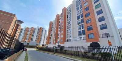 Código: 8989FR045 Excelente oportunidad de adquirir apartamento nuevo ubicado al sur de la ciudad de Tunja, en el barrio la Florida, con fácil acceso de transporte público, a tres cuadras de la avenida Oriental, cerca del nuevo centro comercial del Sur y colegios, el apartamento consta de tres habitaciones con closet, la principal con baño privado, baño social, sala-comedor, cocina, amplia zona de lavandería y parqueadero, el conjunto cuenta con ascensor, terraza BBQ, espacio para GYM y dos salones sociales, parque infantil, parqueadero para visitantes, doble portería, vigilancia presencial las veinticuatro horas del día y amplias zonas verdes.

¡Lo mejor de todo es negociable!!!!! Quieres obtener más información, contáctanos para ayudarte a elegir el espacio que buscas…
