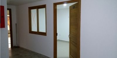 Código 722FR0415  Apartamento ubicado en La Ceja, acogedor y comodo, salacomedor, cocina integral, dos habitaciones con closet, dos baños, zona de ropas, y dos patios,

localizado en lugar tranquilo cercano a comercio, iglesias. colegios.
