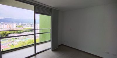Apartamento en Venta en Unidad cerrada en Dosquebradas en sector tranquilo, de poco flujo vehicular, tránsito de solo residentes con buenos acabados, cuenta con salacomedor, pisos en cerámica, dos habitaciones y dos baños, cocina integral mesón en granito, estufa y calentador a gas, zona de ropas. La unidad cuenta con piscina, parques infantiles, placa polideportiva, gimnasio, sauna turco, salón comunal, zonas verdes y un parqueadero cubierto. Vigilancia y portería las 24 Horas.  Inmuebles sujetos a verificación de disponibilidad. Venta La Macarena Dosquebradas.