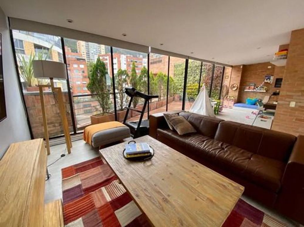 Apartamento de 3 alcobas en venta en Chapinero Alto, Bogotá, 185 m² · foto 2 de 12