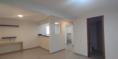 Apartaestudio Amoblado en Arriendo en arriendo en unidad cerrada en Pinares cerca a la avenida principal, supermercados de cadena, parque principal, clinicas, centros comerciales, universidades, rutas de transporte público y servicios complementario de la zona, cuenta con salacomedor, pisos en porcelanato, con una habitación y un baño, cocina integral mesón en Mármol, estufa y calentador a gas. Zona de ropas. La unidad cuenta con un parqueadero cubierto. Vigilancia y porteria las 24 Horas. Inmuebles sujetos a verificación de disponibilidad. Arriendo Pinares Pereira.