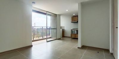 Este hermoso apartamento en arriendo,  de encuentra ubicado en el barrio Fontibon de Rionegro. cuenta con un área de 60 m2 con 3 habitaciones, 2 baños, zona de estudio, parqueadero privado y cuarto útil. Su distribución ideal y excelente iluminación natural, junto con acabados de alta gama, hacen de este espacio un lugar único. Además, la unidad ofrece excelentes comodidades y está ubicada cerca del centro de Rionegro, lo que garantiza fácil acceso a servicios y zonas de interés.