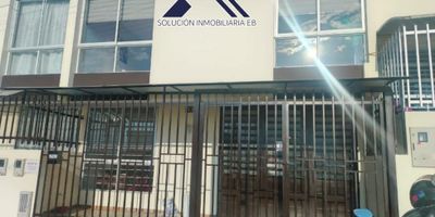 Hermosa casa en venta, en Fusagasuga sector Mayorga


 2 Pisos
 84 M2
 2 Habitaciones
 3 Baños
 Sala
 Comedor
 Cocina integral
 Zona de lavanderia
 Antejardin
 Garaje


Contactanos para mas informacion.
