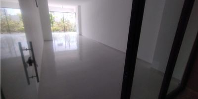 ¡Bienvenido a tu próximo local en LA CAMPIÑA!

Esta propiedad es perfecta para mayor comodidad. Además, ofrece; Espacio amplio, fresco, muy buena iluminación.

¡Lo mejor es la ubicación! En centro comercial muy bien ubicado y conocido, cerca a supermercados, restaurantes, acceso a vias principales y trasnporte publico.

No pierdas la oportunidad de ser el orgulloso propietario de esta joya inmobiliaria.

"Contáctanos hoy mismo para programar una visita y descubrir todas las maravillas que este hogar tiene para ofrecer."
