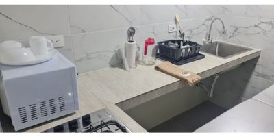 Se arrienda apartaestudio en el sector del velodromo,cocina integral, 1 baños, zona de ropas, el apartamento es de un solo ambiente, para estrenar con facil acceso a transporte publico, cerca a la avda 80 y estacion del metro de la floresta
